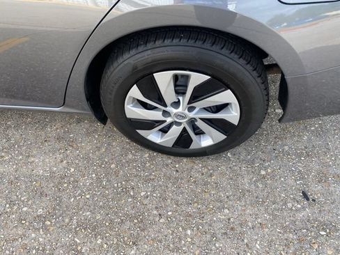 Used 2024 Nissan Altima 2.5 S FWD image 45