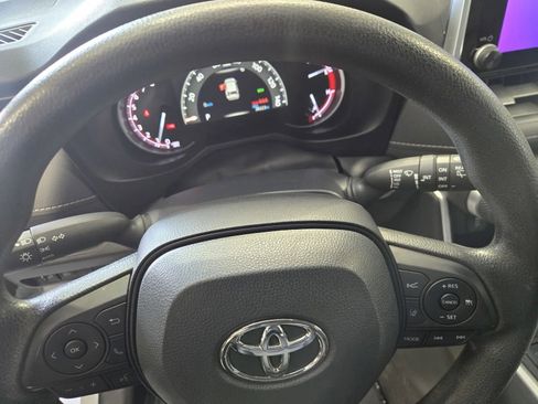 Used 2023 Toyota RAV4 XLE w/ Convenience Package FWD image 15