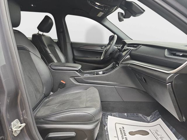 Used 2023 Jeep Grand Cherokee L Laredo AWD/4WD image 37
