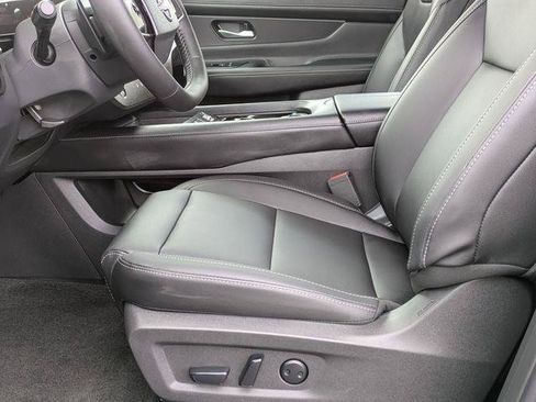 Used 2025 Nissan Murano SV AWD/4WD image 11