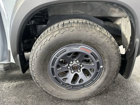 Used 2025 Nissan Frontier Pro-X w/ Pro Convenience Package image 14