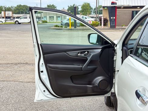 Used 2015 Nissan Rogue SL w/ SL Premium Package FWD image 15
