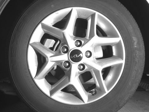 Used 2025 Kia Soul LX w/ LX Technology Package image 19