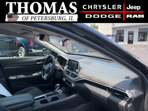 Used 2025 Nissan Altima 2.5 SV FWD image 26