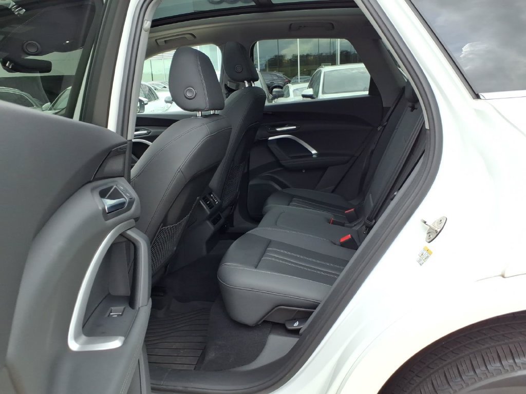 Used 2025 Audi Q5 Premium w/ Convenience Package AWD/4WD image 19