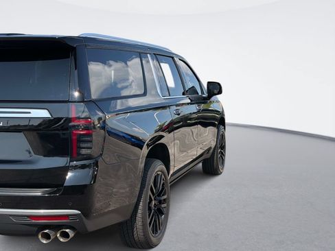 Used 2024 Chevrolet Suburban High Country w/ Advanced Technology Package AWD/4WD image 5