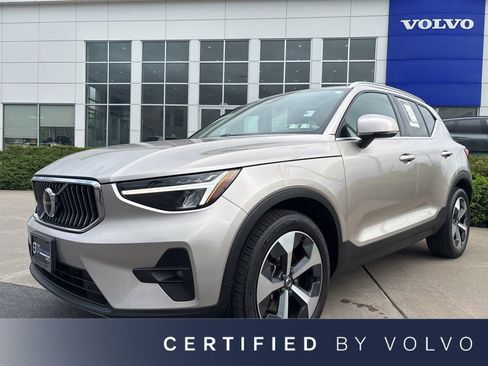 Certified 2023 Volvo XC40 B5 Plus w/ Climate Package AWD/4WD image 1