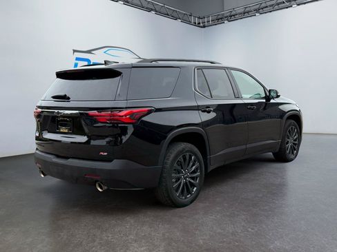 Used 2024 Chevrolet Traverse RS AWD/4WD image 3