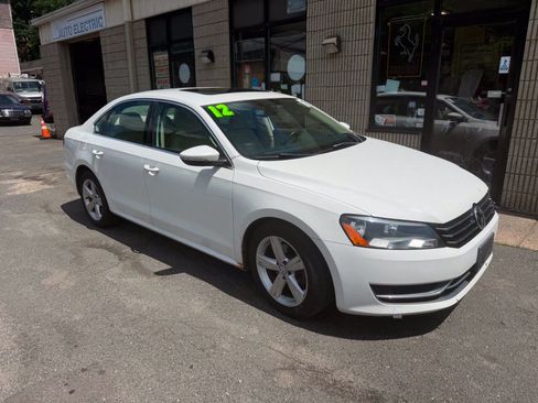 Used 2012 Volkswagen Passat 2.5 SE FWD image 3