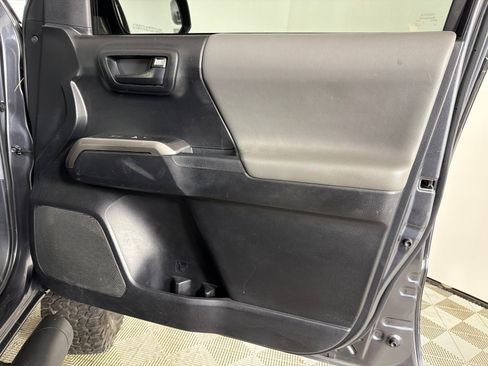 Used 2022 Toyota Tacoma SR5 w/ Technology Package RWD image 14