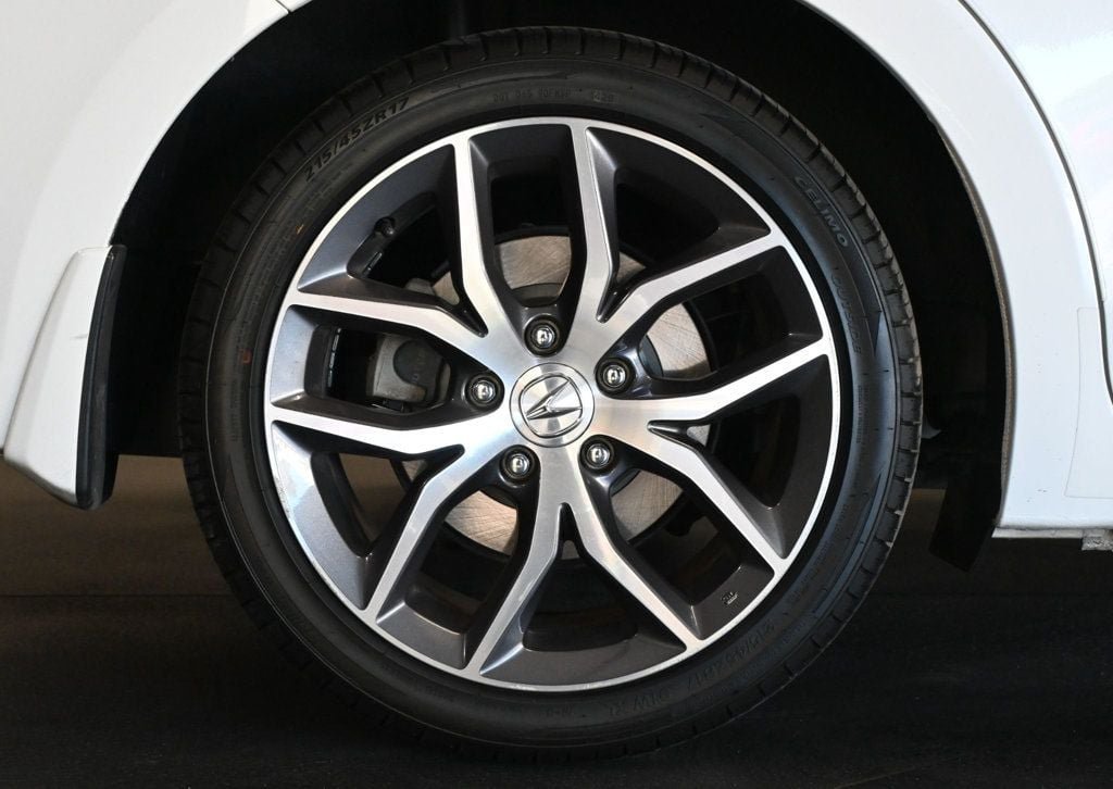 Used 2019 Acura ILX FWD image 9