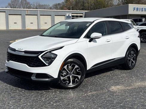 Used 2025 Kia Sportage EX image 2