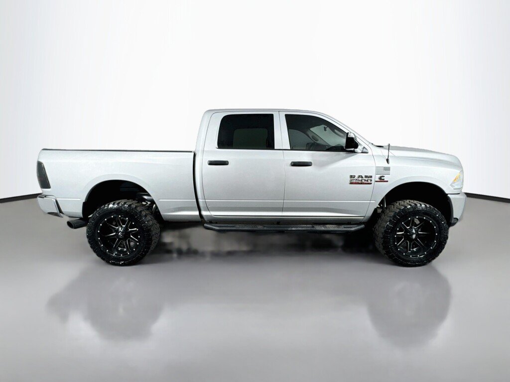 Used 2017 RAM 2500 Tradesman w/ Chrome Appearance Group AWD/4WD image 6