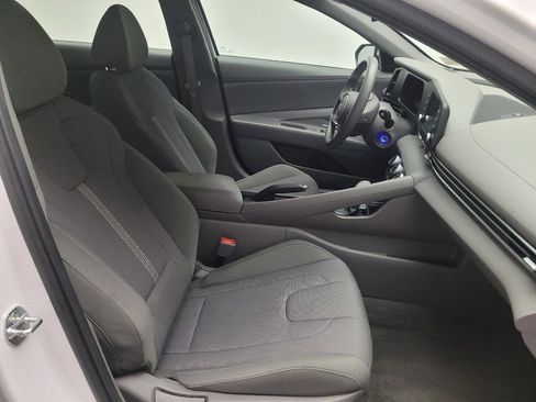 Used 2024 Hyundai Elantra SE FWD image 21