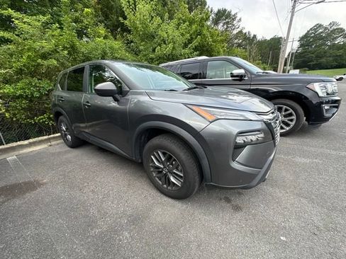 Used 2024 Nissan Rogue S FWD image 3