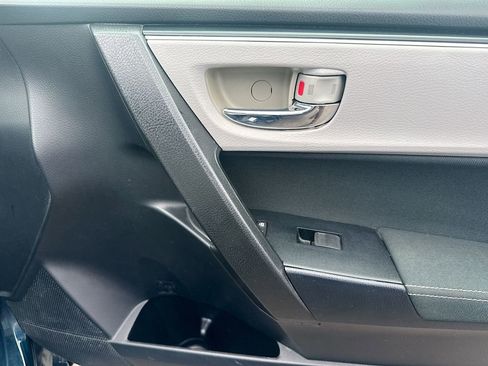 Used 2019 Toyota Corolla LE image 33