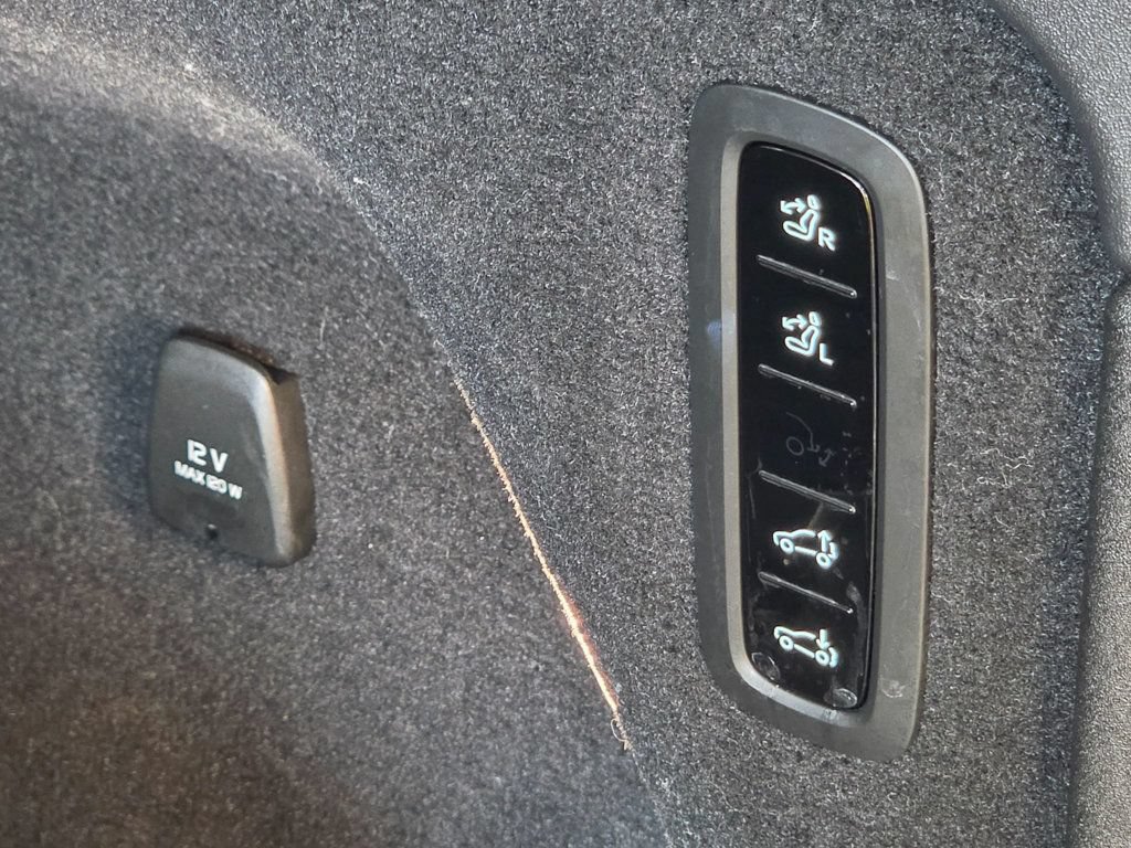 Used 2025 Volvo EX90 Ultra AWD/4WD image 26
