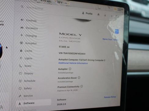 Used 2022 Tesla Model Y Long Range image 18