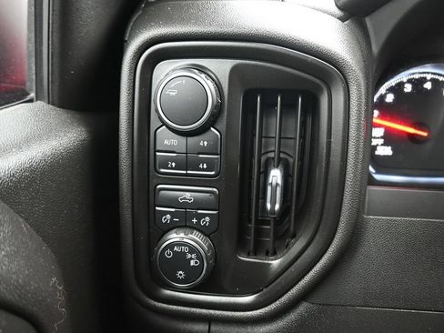 Used 2022 Chevrolet Silverado 1500 Custom Trail Boss AWD/4WD image 27