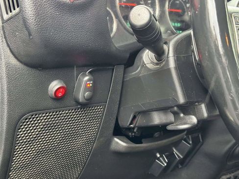 Used 2017 Jeep Wrangler Unlimited Sport w/ Connectivity Group AWD/4WD image 8