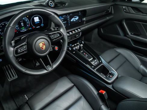 Certified 2025 Porsche 911 Carrera GTS image 4