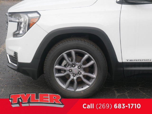 Used 2024 GMC Terrain SLT AWD/4WD image 50