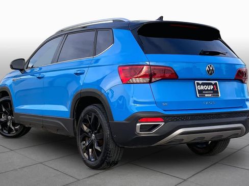 Used 2023 Volkswagen Taos SE w/ Panoramic Sunroof Package FWD image 12
