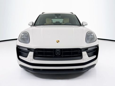 Certified 2025 Porsche Macan AWD/4WD image 6