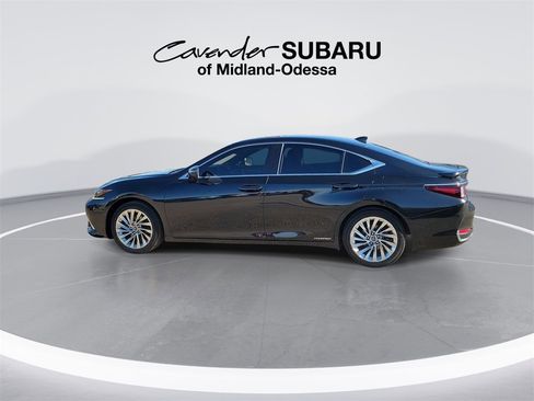 Used 2022 Lexus ES 300h Ultra Luxury w/ Accessory Package 2 image 4