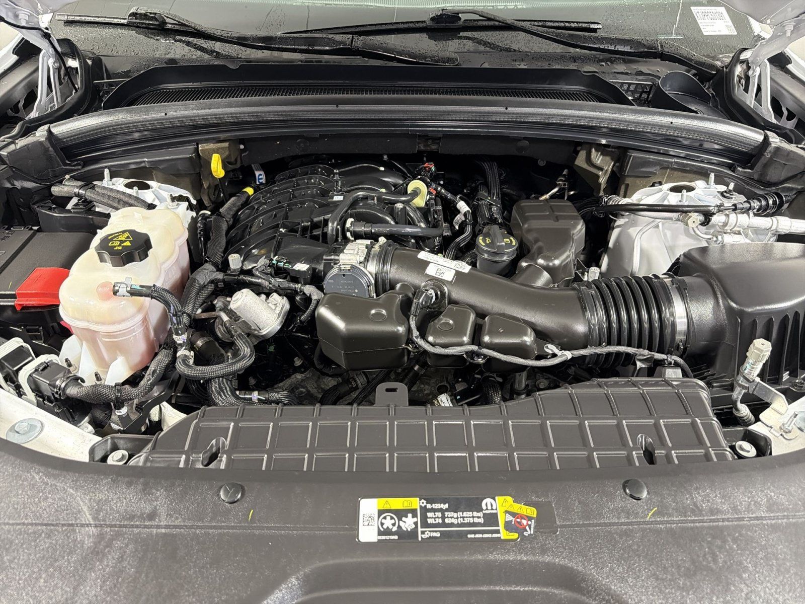 Used 2023 Jeep Grand Cherokee Laredo AWD/4WD image 27