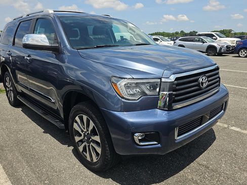 Used 2021 Toyota Sequoia Limited w/ Safety & Convenience Package AWD/4WD image 3