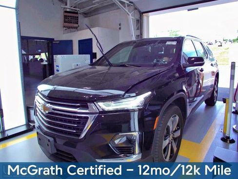 Used 2023 Chevrolet Traverse LT w/ LT Premium Package AWD/4WD image 2