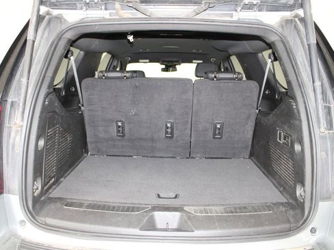 Used 2024 GMC Yukon XL Denali image 16