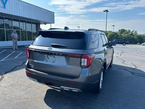 New 2025 Ford Explorer Active w/ Active Comfort Package image 7