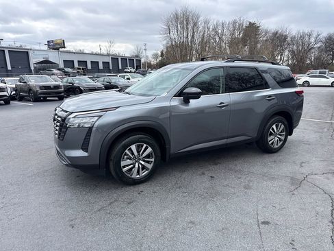 New 2026 Nissan Pathfinder SL FWD image 2