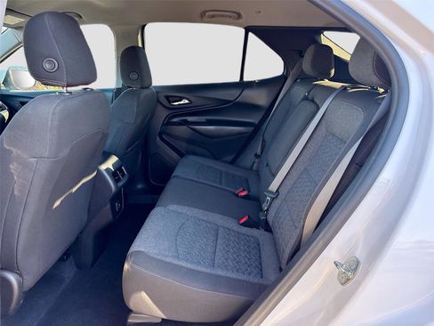 Used 2022 Chevrolet Equinox LT w/ Driver Convenience Package image 22