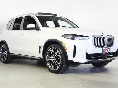Certified 2024 BMW X5 xDrive40i w/ Parking Assistance Package AWD/4WD image 4