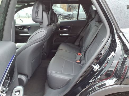 Used 2026 Mercedes-Benz GLC 300 4MATIC image 12