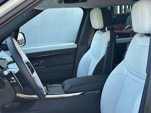 New 2026 Land Rover Range Rover Sport Dynamic SE AWD/4WD image 5