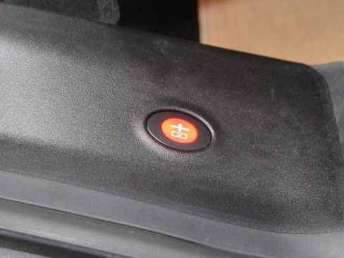 Used 2017 Mercedes-Benz SL 450 w/ Premium I Package image 31