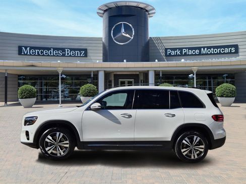 Certified 2025 Mercedes-Benz GLB 250 image 3