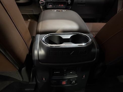 Used 2020 Nissan Titan Platinum Reserve w/ Moonroof Package image 27