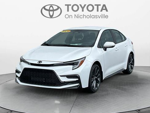 Used 2026 Toyota Corolla SE image 1