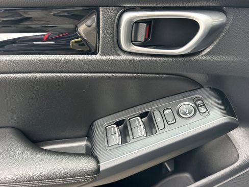 Used 2023 Honda Civic Sport Touring image 11