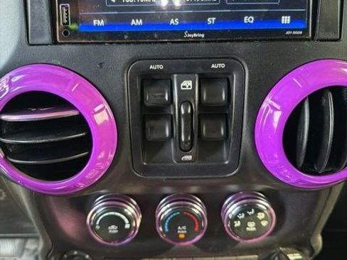 Used 2017 Jeep Wrangler Unlimited Sport AWD/4WD image 10