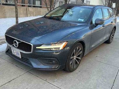Used 2021 Volvo V60 T5 Momentum