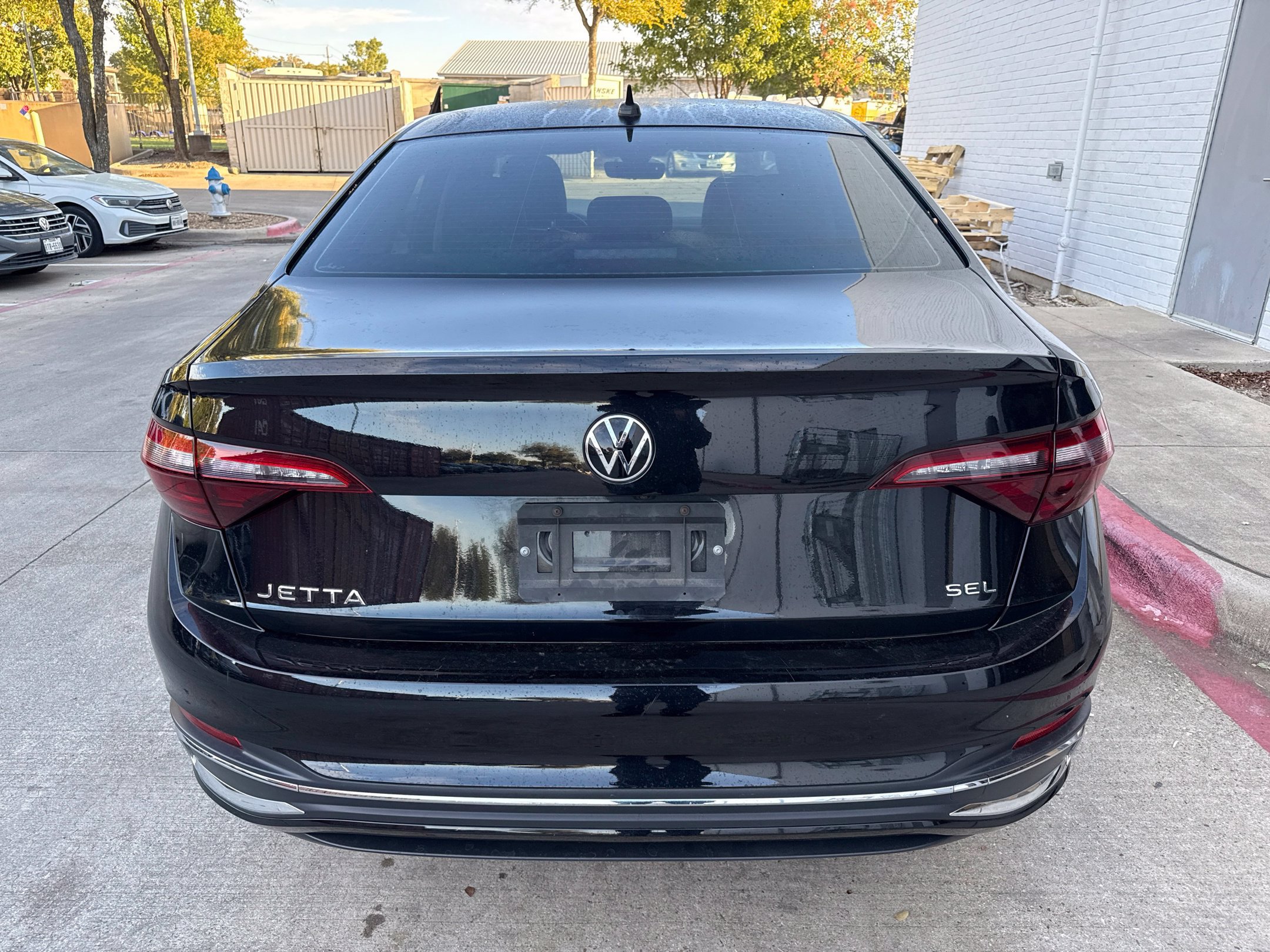 Used 2024 Volkswagen Jetta SEL FWD image 4