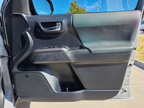 Used 2019 Toyota Tacoma TRD Off-Road image 29