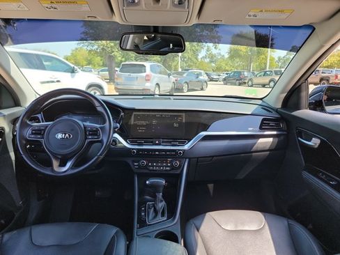 Used 2020 Kia Niro EX Premium FWD image 19