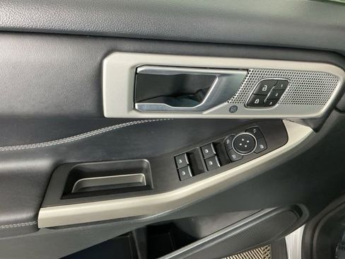 Used 2023 Ford Explorer Limited AWD/4WD image 13
